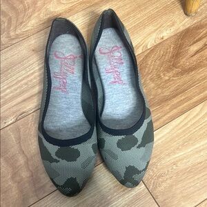 Stylish Green Camo Flats 9.0